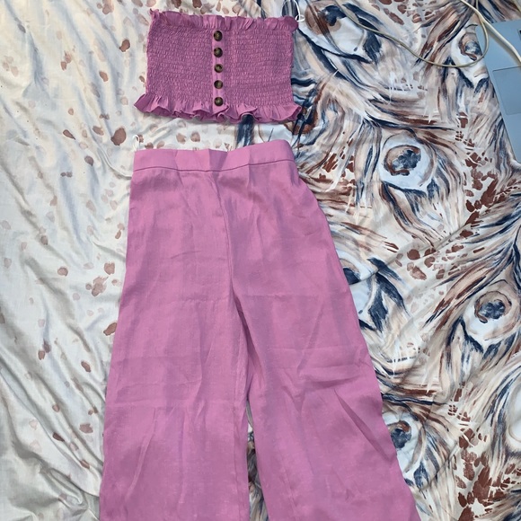 Set - Picture 2 of 4